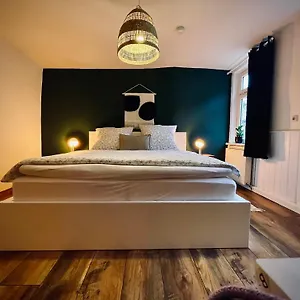 # One Apartment's / Parkplatz / Schlossplatz Apartment